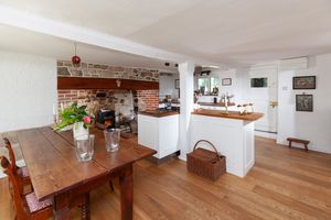 Kitchen Diner- click for photo gallery